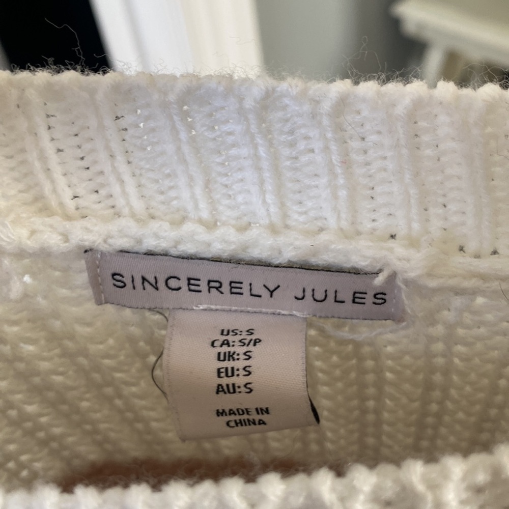 Sweater - Picture 4 of 5